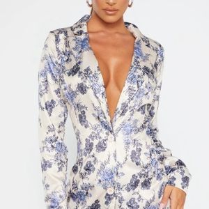 🎄NWT Champagne Oriental Floral Dress